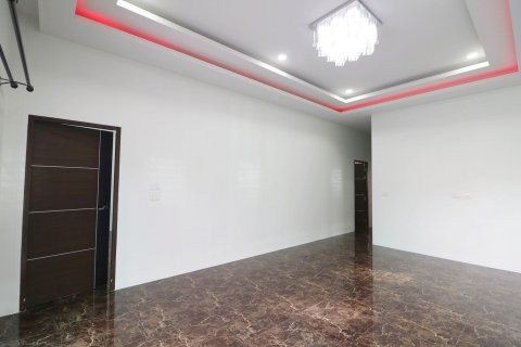 House in Udon Thani, Thailand 3 bedrooms № 159202 - photo 8