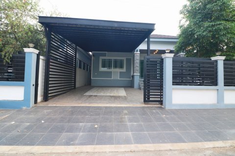 House in Udon Thani, Thailand 3 bedrooms № 159202 - photo 2