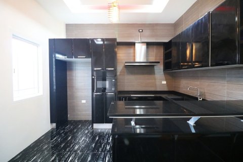 House in Udon Thani, Thailand 3 bedrooms № 159202 - photo 24