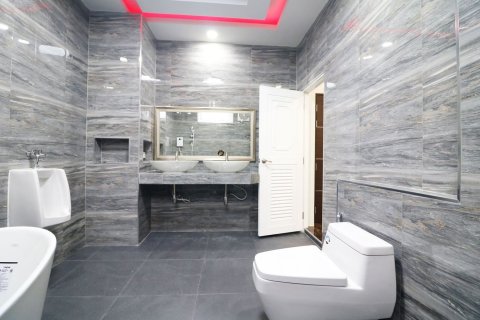 House in Udon Thani, Thailand 3 bedrooms № 159202 - photo 17
