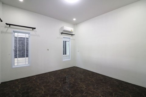 House in Udon Thani, Thailand 3 bedrooms № 159202 - photo 10