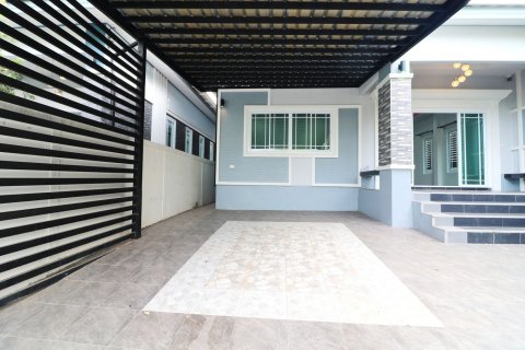 House in Udon Thani, Thailand 3 bedrooms № 159202 - photo 4