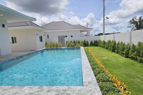 Villa in Hua Hin, Thailand 3 bedrooms № 163609 - photo 2