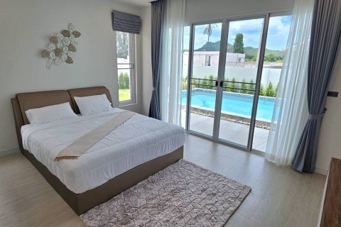 Villa in Hua Hin, Thailand 3 bedrooms № 163609 - photo 4