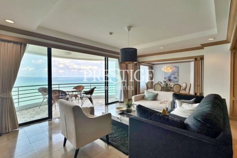 Condo in Pattaya, Thailand, 4 bedrooms № 198544