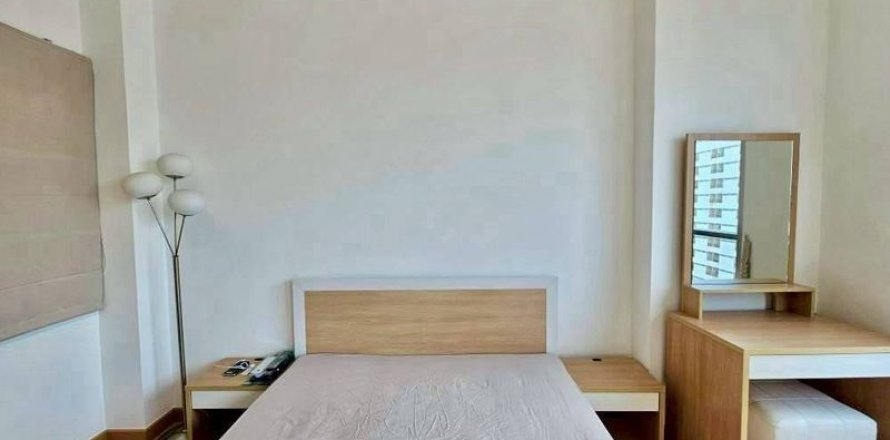 Studio dans le Condo à Watthana, Bangkok, Thaïlande  № 152838