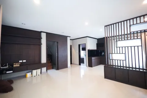 House in Chiang Mai, Thailand 3 bedrooms № 160404 - photo 24