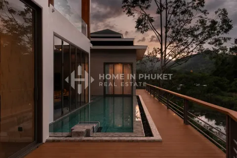 House in Phuket, Thailand 5 bedrooms № 209541 - photo 2