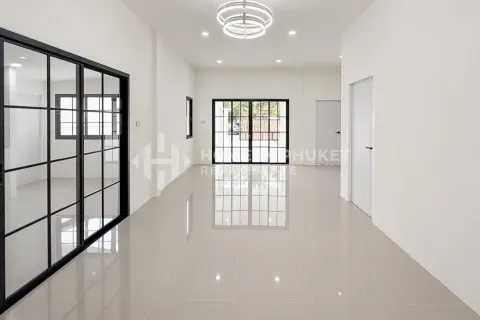 House in Phuket, Thailand 3 bedrooms № 209542 - photo 3