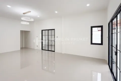 House in Phuket, Thailand 3 bedrooms № 209542 - photo 2