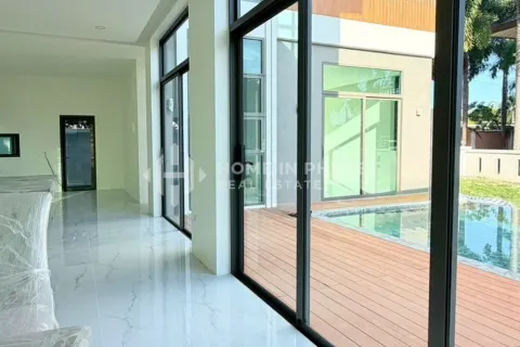House in Chalong, Thailand 4 bedrooms № 209543 - photo 5
