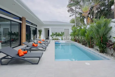 House in Rawai, Thailand 4 bedrooms № 209544 - photo 2