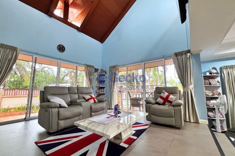 House in Pattaya, Thailand 3 bedrooms № 195857 - photo 7