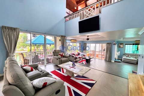 House in Pattaya, Thailand 3 bedrooms № 195857 - photo 4