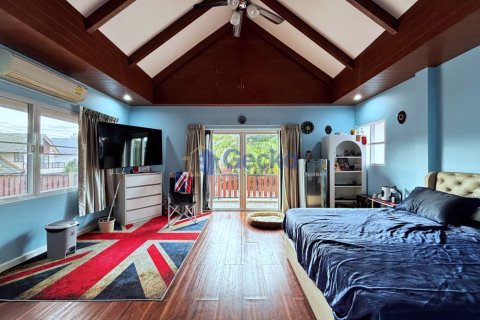 House in Pattaya, Thailand 3 bedrooms № 195857 - photo 20