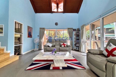 House in Pattaya, Thailand 3 bedrooms № 195857 - photo 5