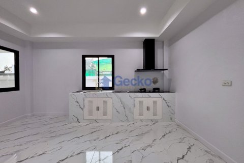 House in Pattaya, Thailand 3 bedrooms № 195861 - photo 9