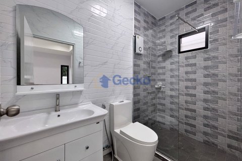 House in Pattaya, Thailand 3 bedrooms № 195861 - photo 17