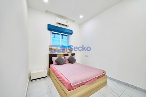 House in Pattaya, Thailand 3 bedrooms № 195858 - photo 28