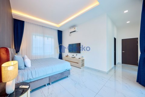 House in Pattaya, Thailand 3 bedrooms № 195858 - photo 20