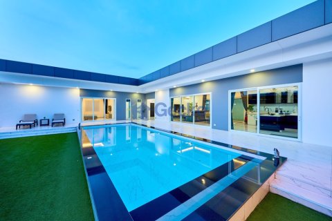 House in Pattaya, Thailand 3 bedrooms № 195858 - photo 2