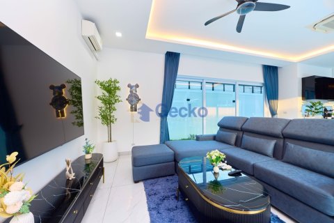 House in Pattaya, Thailand 3 bedrooms № 195858 - photo 5