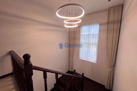 House in Pattaya, Thailand 5 bedrooms № 195855 - photo 9