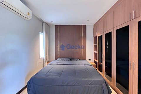 House in Pattaya, Thailand 5 bedrooms № 195855 - photo 15