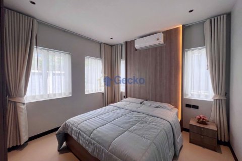 House in Pattaya, Thailand 5 bedrooms № 195855 - photo 19