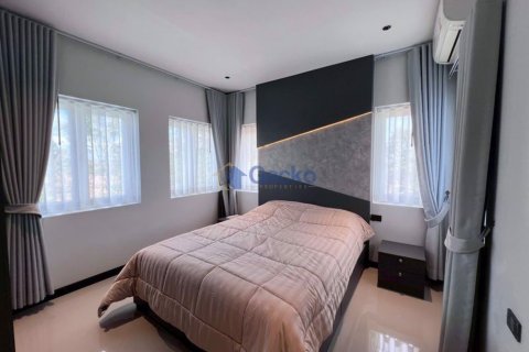 House in Pattaya, Thailand 5 bedrooms № 195855 - photo 18