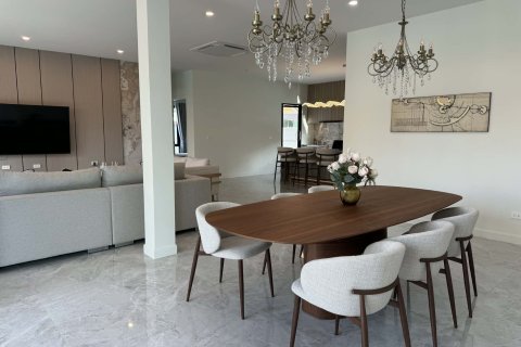 Villa in Pattaya, Thailand 3 bedrooms № 156369 - photo 3