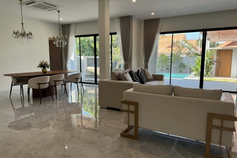 Villa in Pattaya, Thailand 3 bedrooms № 156369 - photo 10