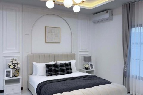 House in Pattaya, Thailand 5 bedrooms № 156373 - photo 23