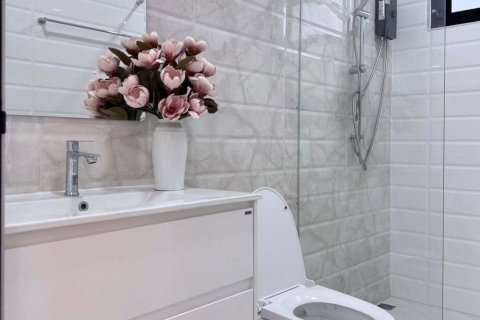 House in Pattaya, Thailand 5 bedrooms № 156373 - photo 8