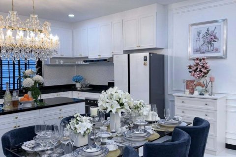 House in Pattaya, Thailand 5 bedrooms № 156373 - photo 20