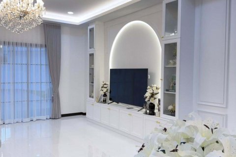House in Pattaya, Thailand 5 bedrooms № 156373 - photo 4