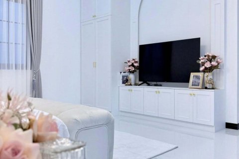House in Pattaya, Thailand 5 bedrooms № 156373 - photo 12