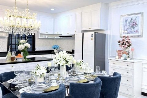 House in Pattaya, Thailand 5 bedrooms № 156373 - photo 16