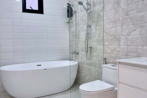 House in Pattaya, Thailand 5 bedrooms № 156373 - photo 27