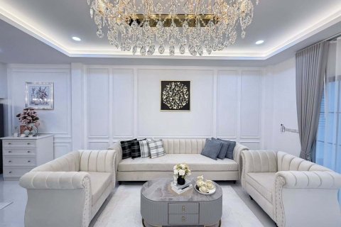 House in Pattaya, Thailand 5 bedrooms № 156373 - photo 29