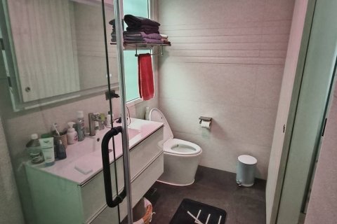 Condo in Watthana, Bangkok, Thailand, 2 bedrooms № 138109 - photo 4