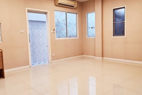 Townhouse à Prawet, Bangkok, Thaïlande 4 chambres № 138113 - photo 2