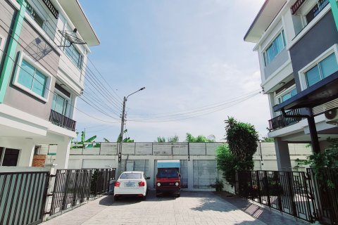 Townhouse à Prawet, Bangkok, Thaïlande 4 chambres № 138113 - photo 16