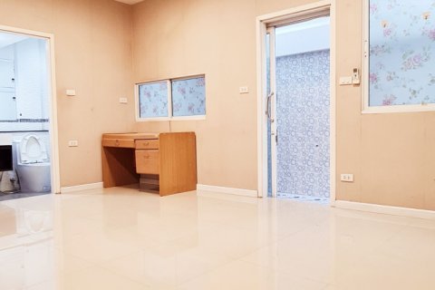 Townhouse à Prawet, Bangkok, Thaïlande 4 chambres № 138113 - photo 3