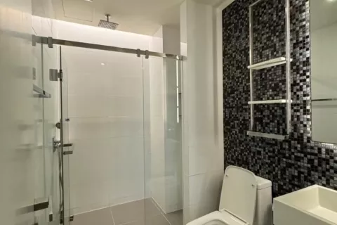 Студия в кондо в Ваттхане, Бангкок, Таиланд № 138110 - фото 4