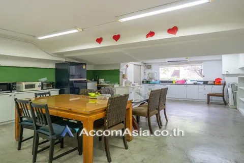 Studio in the Condo in Watthana, Bangkok, Thailand № 220390 - Foto 8