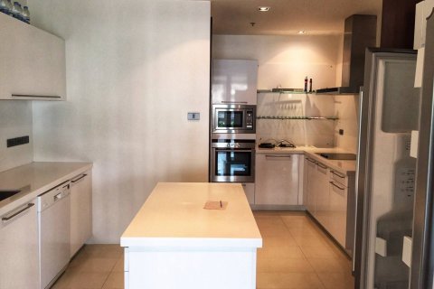 Кондоминиум с 4 спальнями в Бангкоке, Таиланд № 143703 - фото 3