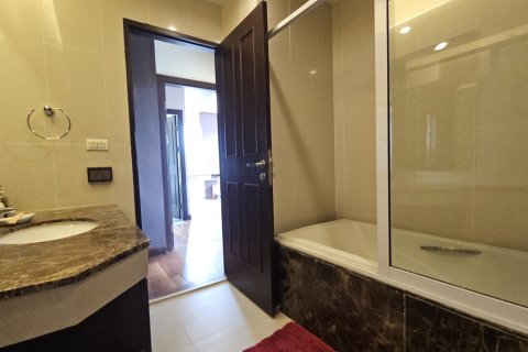Condo à Watthana, Bangkok, Thaïlande, 2 chambres № 201222 - photo 8