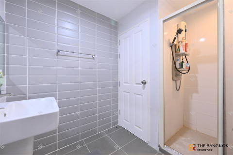 Condo in Bangkok, Thailand, 2 bedrooms  № 184265 - photo 9
