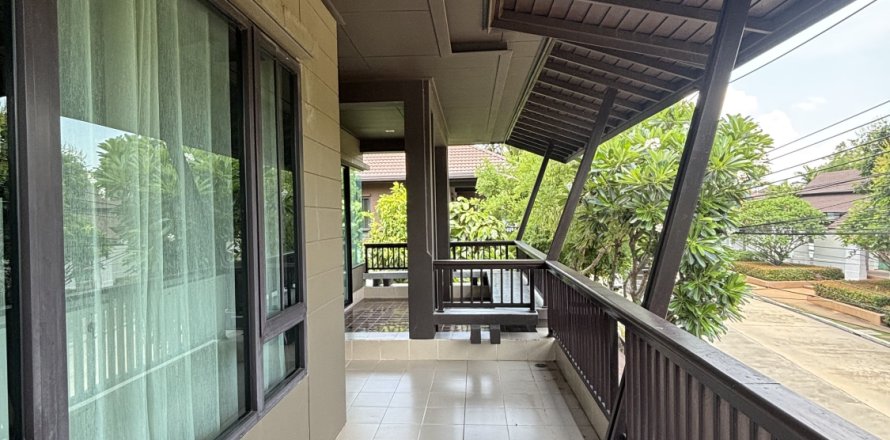 Maison à San Sai, Thaïlande 4 chambres № 153212